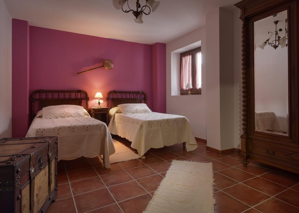 Paloma Guest House Ansó Стая снимка